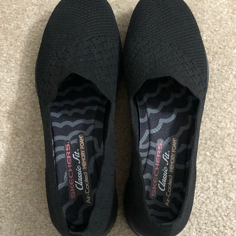 Skechers Classic Fit shoe